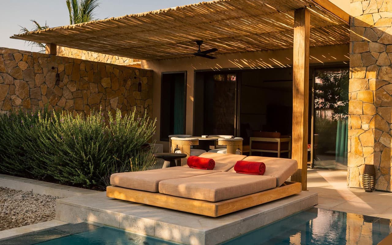 Pergola vs. Thatched Roof: Which Suits Your Dubai Outdoor Space?